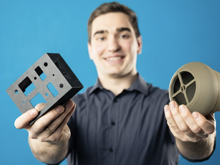 3D Druck Präzisionsfertigung, 3D-Drucker erstellt ein spiralförmiges Bauteil.